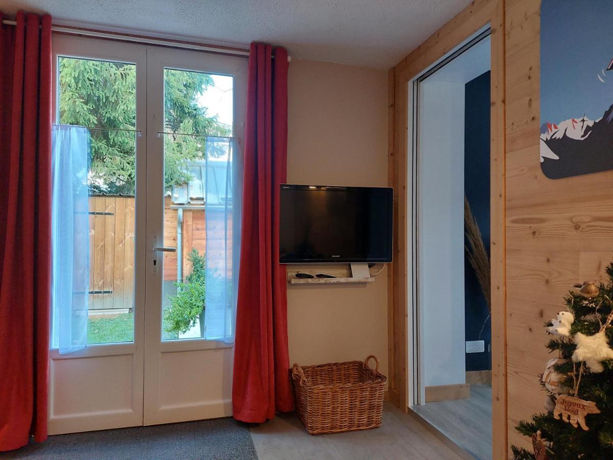 Studio Au Pied Des Montagnes Le Bourg-dʼOisans Kültér fotó